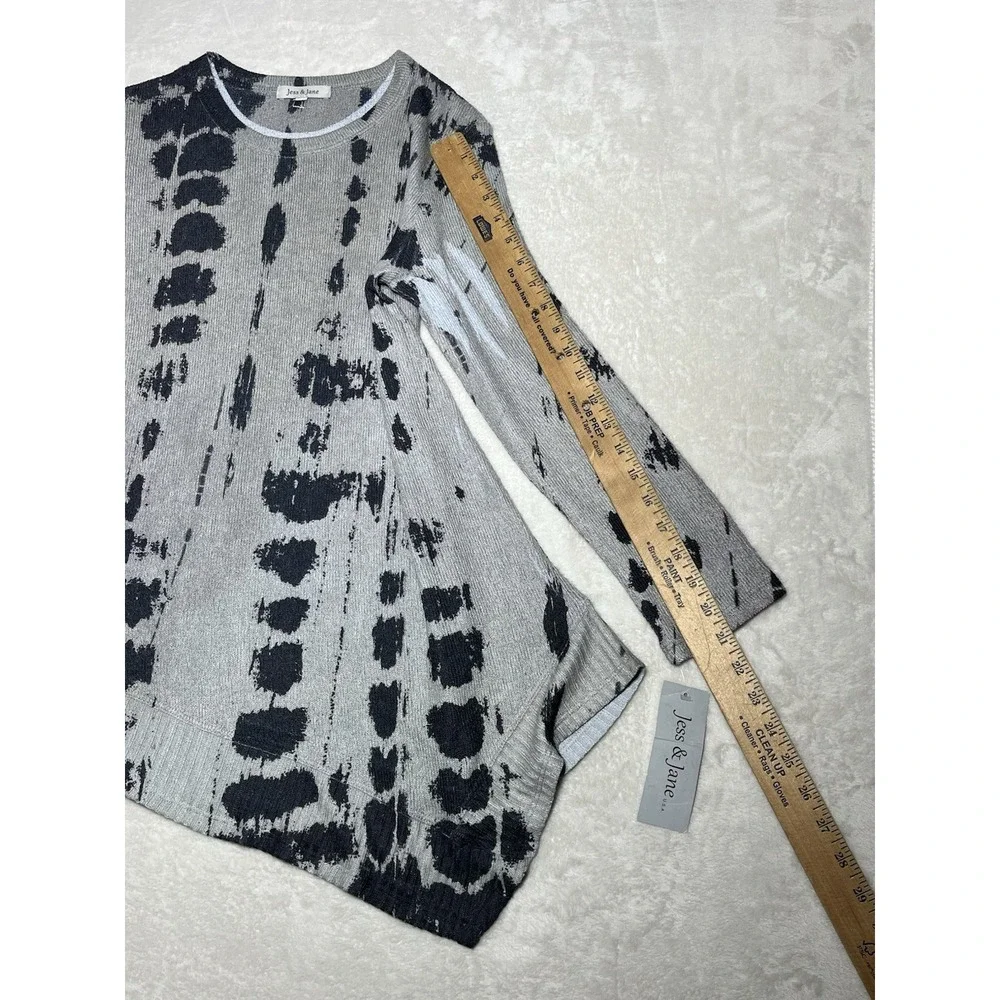 Jess & Jane Shirt Womens Small  Multicolor Abstract Crew Neck Tunic Top NWT